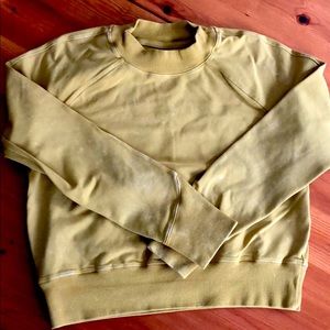 Lululemon Ready to Roll Crew